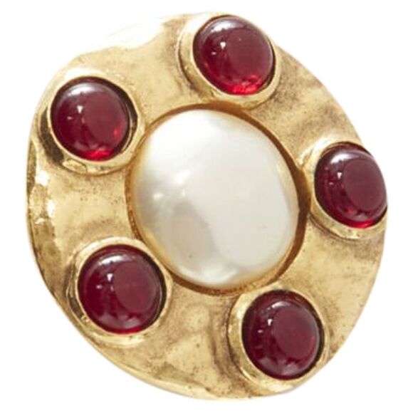 Chanel Collection Gripoix faux pearl clip on earrings - Picture 4 of 5